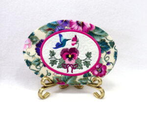 Pansy Hummer Mug Rug