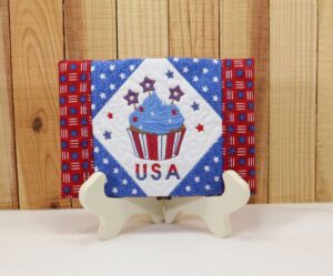 USA Cupcake Mug Rug (5×7)