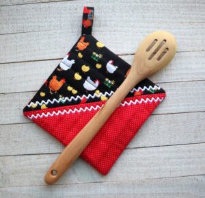 Diagonal Quilted Potholder (7×11)