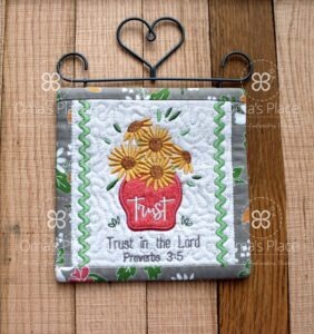 Trust in the Lord Tiny Quilt (6×6)